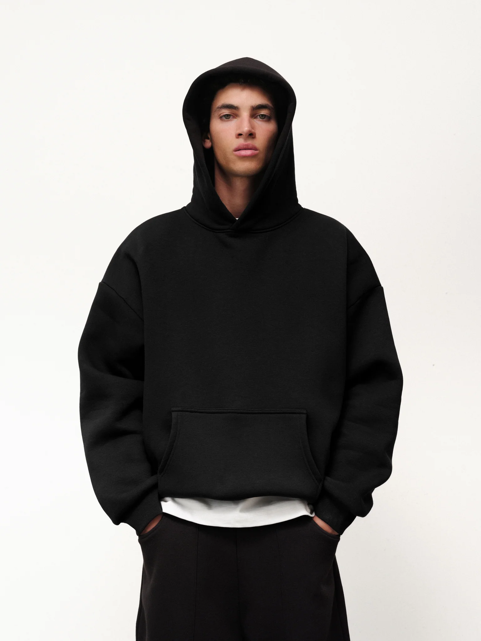 COZY HOODIE - BLACK - Image 4