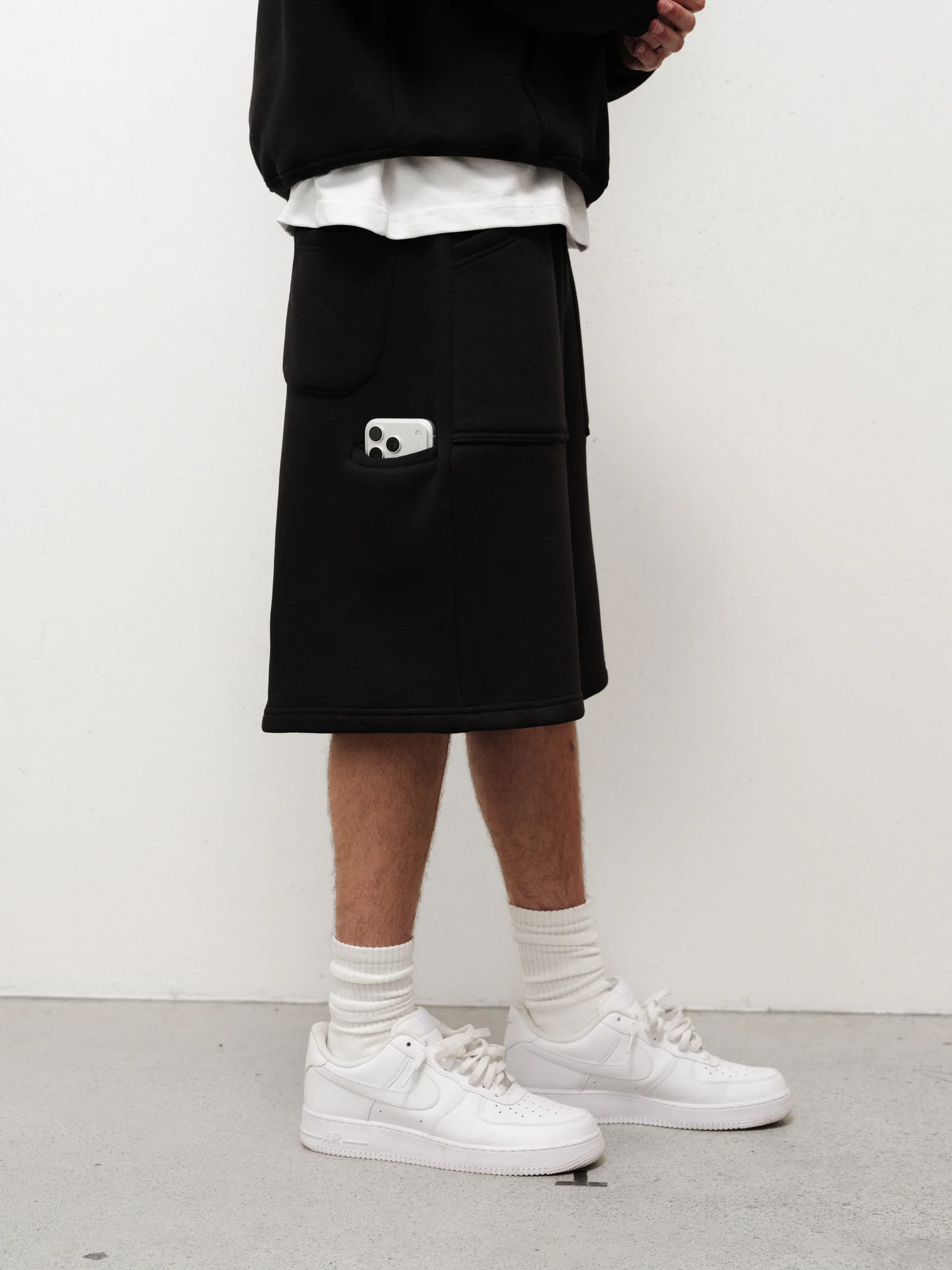 COZY SHORTS - BLACK - Image 4