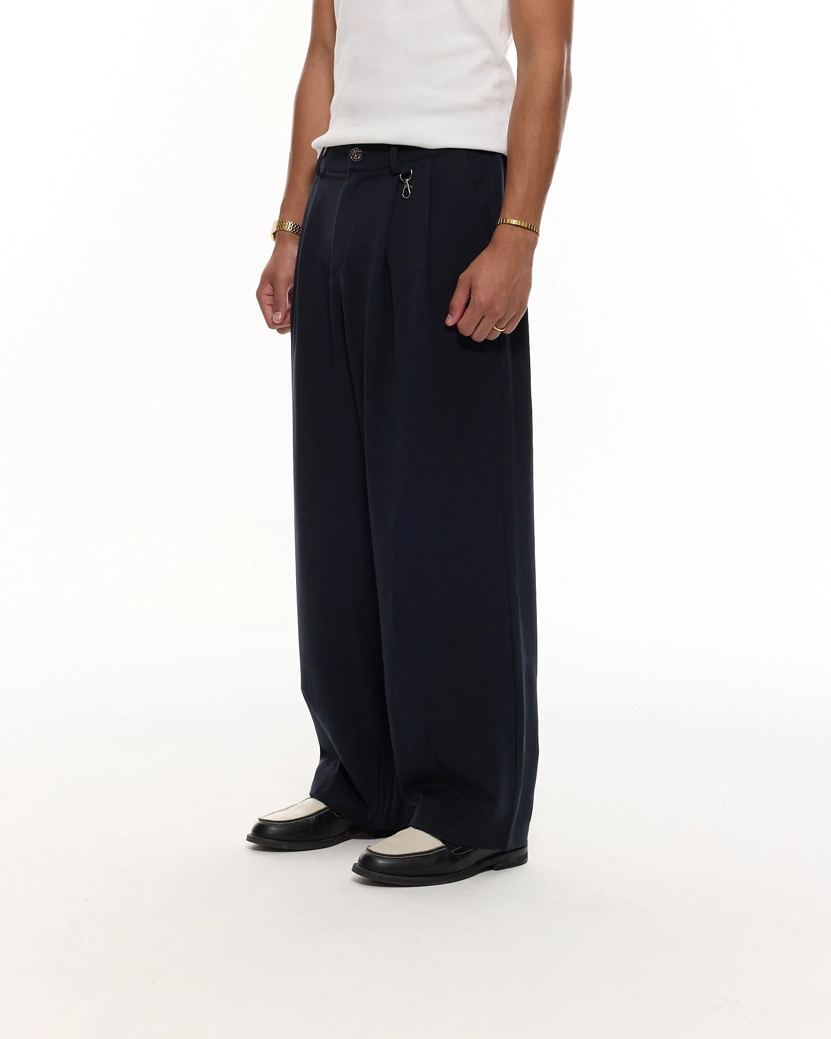 PLEATED PANT - NAVY - Image 4