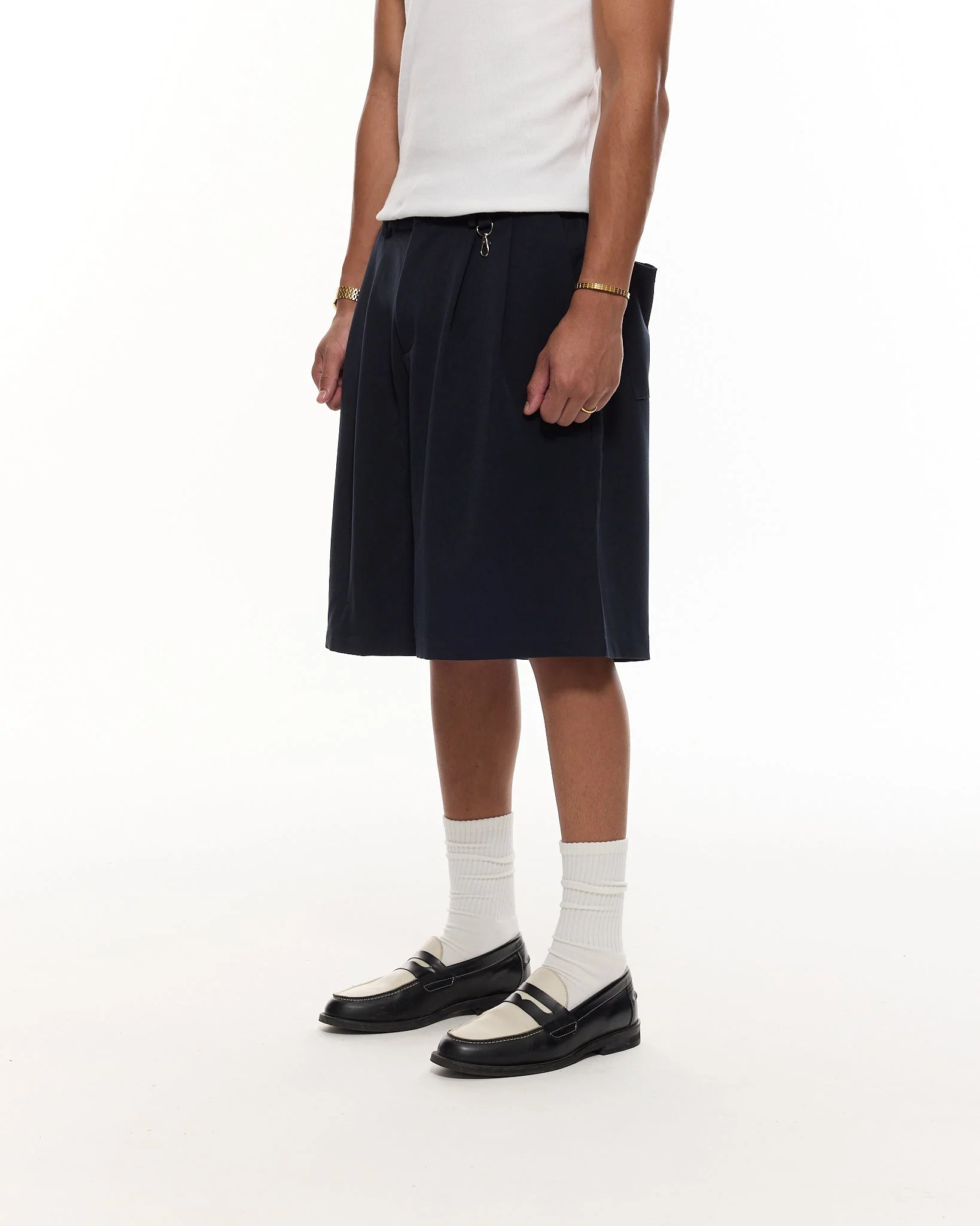 PLEATED SHORTS - NAVY - Image 4